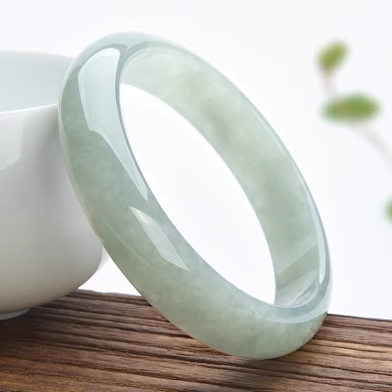 กำไลข้อมือหยกเก่าจากพม่า, หยกส - Lighting & Home Decor Studio Photos บทวิจารณ์และราคา